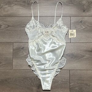 Vintage California Dynasty Ivory Thong High Leg Teddy Beaded Satin Tule Size M